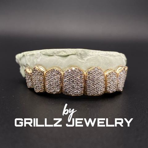 Custom grillz jewelry designed to enhance your smile with elegance and style.