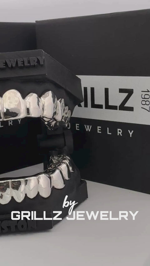 Simple Gold Teeth Grillz - Understated Plain Design for Everyday Luxury Wear