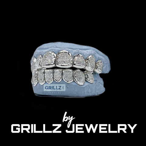 Elevate your look with high-quality gold grillz, designed just for you.
