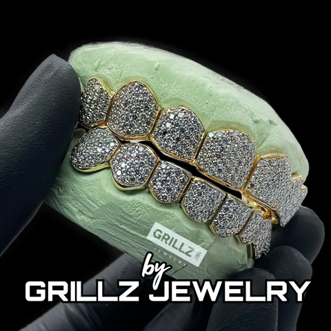 Elevate your look with high-quality gold grillz, designed just for you.
